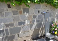 Fuente doble DUMUFU 05 en un parque publico