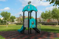 Parque infantil Orion instalado en un parque urbano